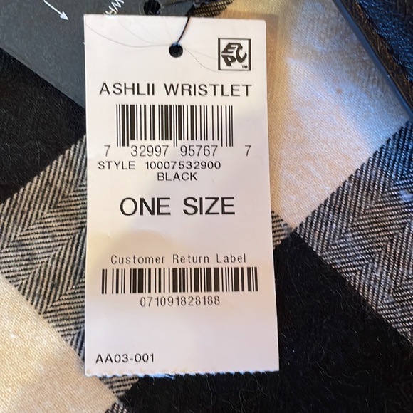 NWT INC. Ashli Convertible Crossbody - Picture 9 of 10